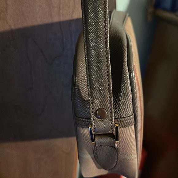 Burberry Crossbody used in new condition - Picture 4 of 12